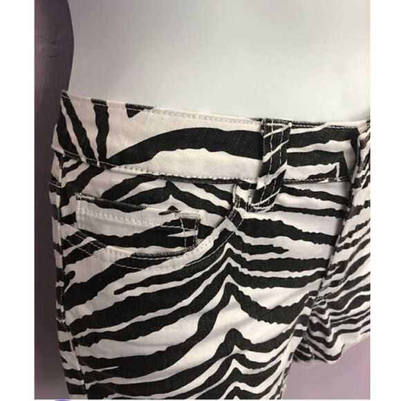 Hybrid & Company Low Rise Black White Zebra Print Cotton Shorts Size 5 - Picture 4 of 10
